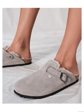 Birkenstock Boston Shearling • Stone Coin